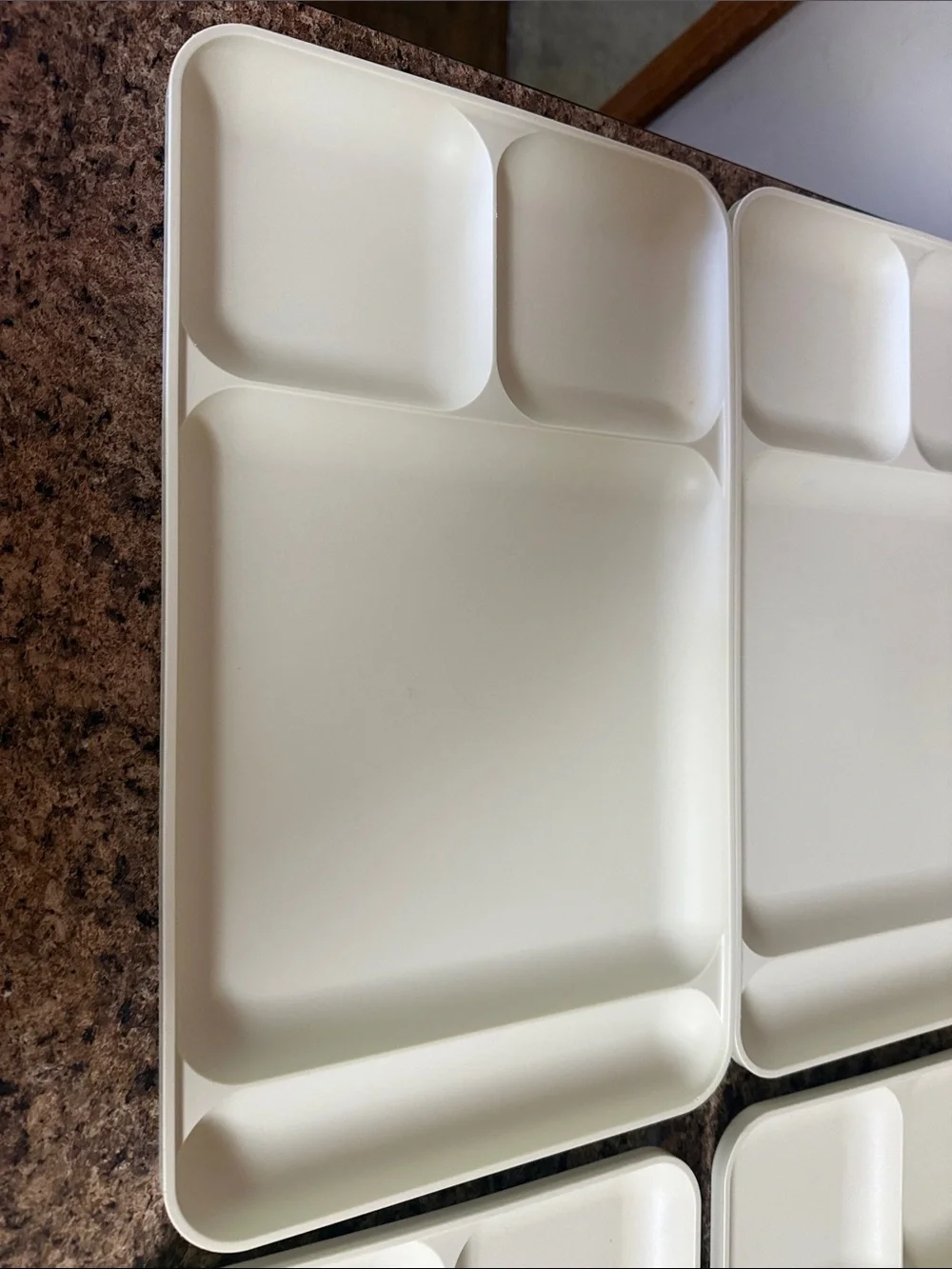 Set of 5 beige Tupperware compartment Meal Trays Very Good used condition